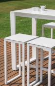 Ensemble bar en aluminium blanc avec 6 tabourets, FERMO BAR